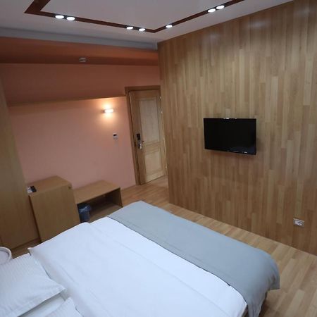 Elite Hotel Pogradec Eksteriør billede