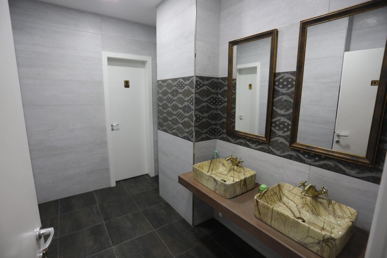 Elite Hotel Pogradec Eksteriør billede