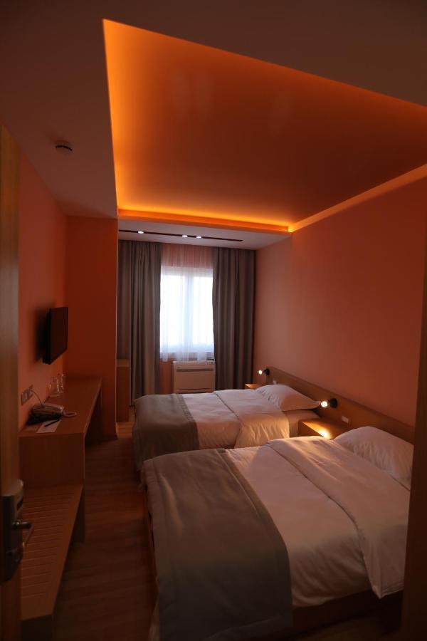 Elite Hotel Pogradec Eksteriør billede