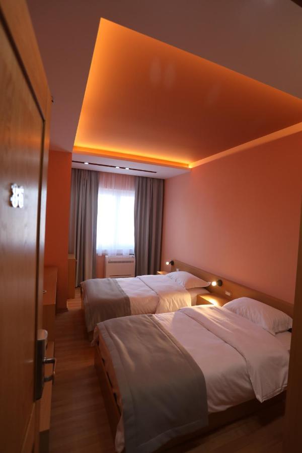 Elite Hotel Pogradec Eksteriør billede